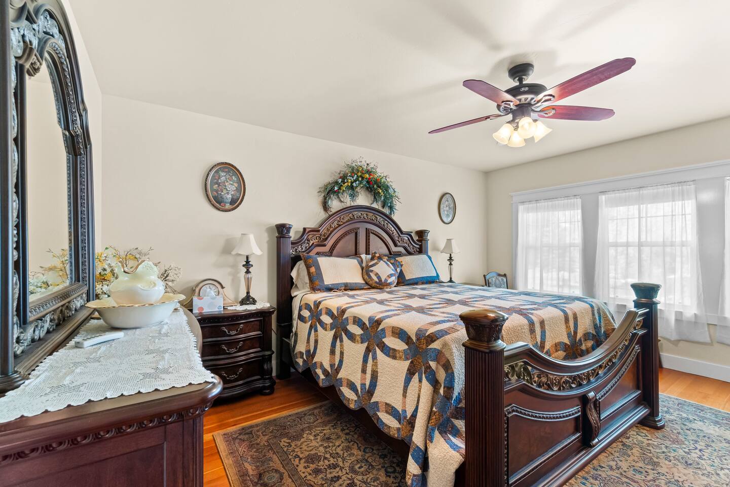 a picture of beige room